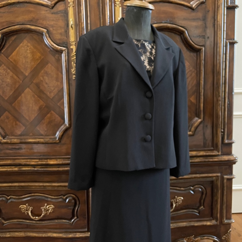 Danny & Nicole Black 3 pc Suit/Jacket, Lace Top, Skirt. Very Good Condition.